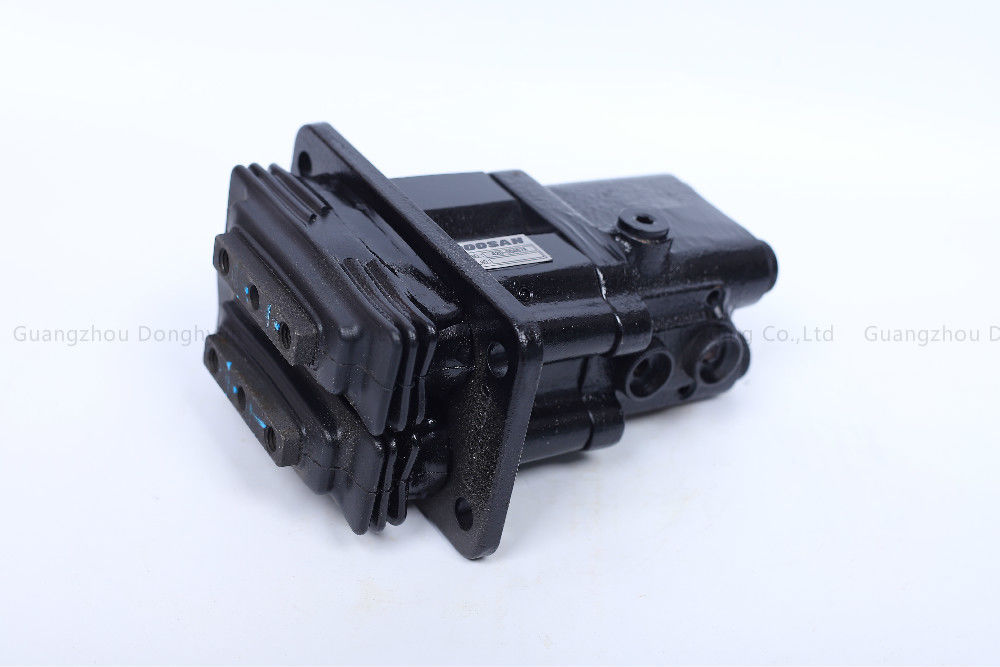 Factory Wholesale Price Excavator Hydraulic Double Foot Pedal Valve Foot Brak FOR E200 E320GC DX420 - 00467A